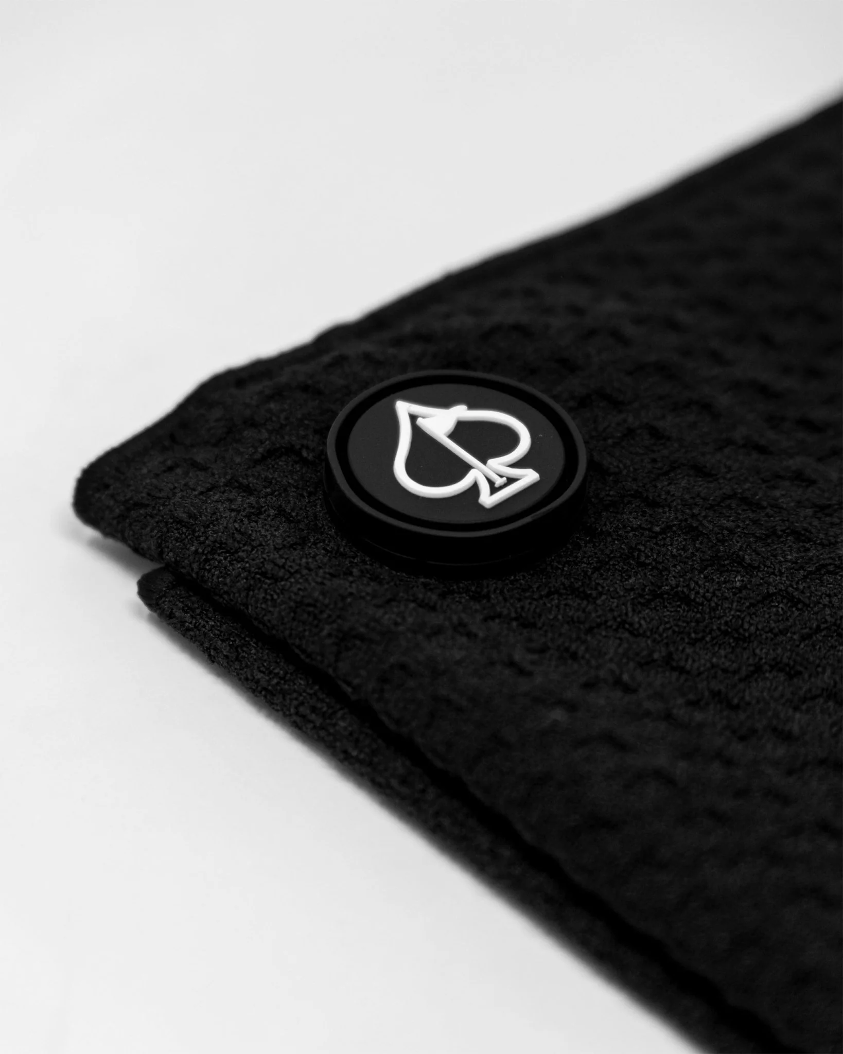 Pins and Aces Magnetic Towel - Black - Image 6